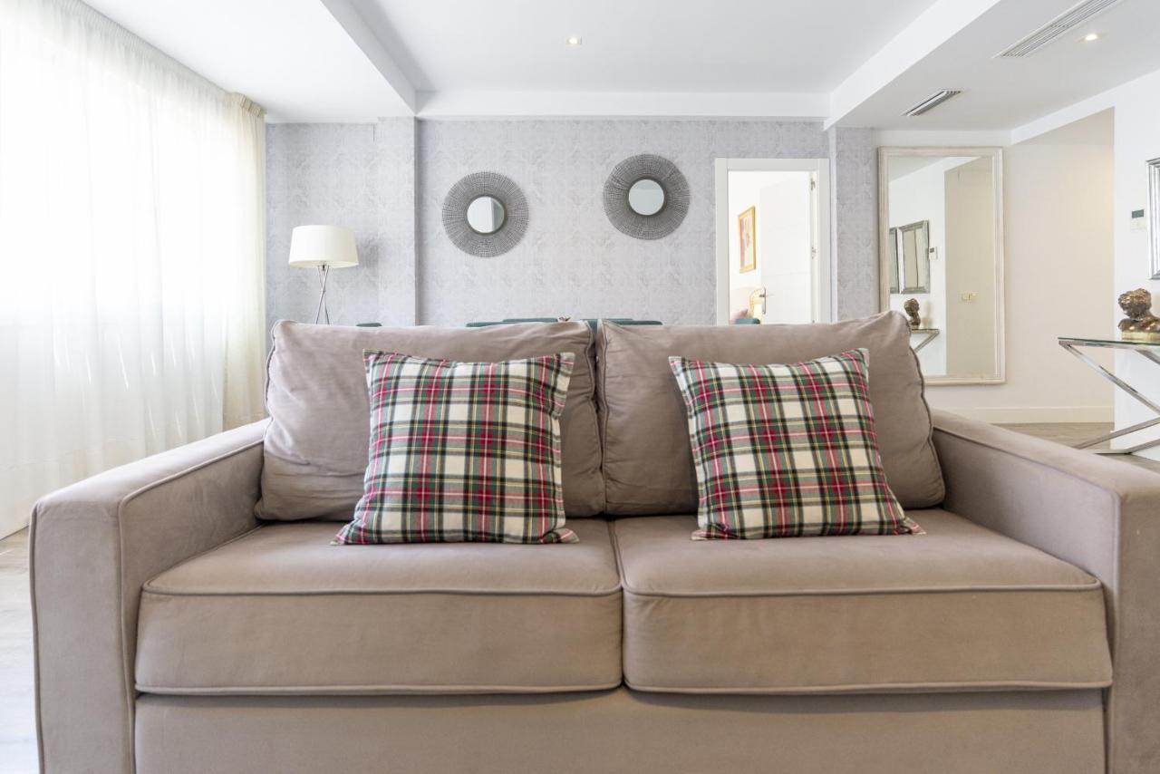 Soho Premium 4 Bedrooms Apartment Málaga Kültér fotó