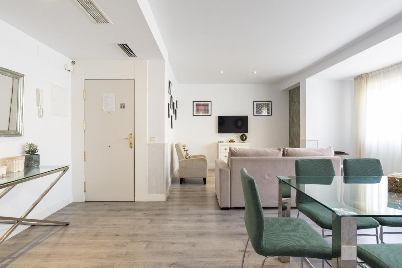Soho Premium 4 Bedrooms Apartment Málaga Kültér fotó